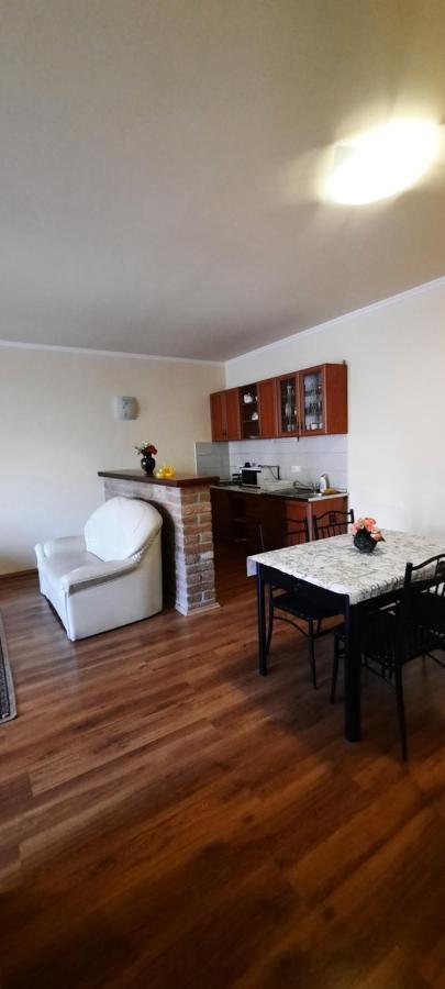 Bastya Apartmanhaz Sarvar Exterior photo