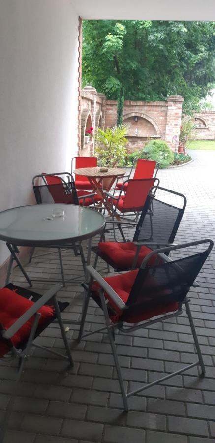 Bastya Apartmanhaz Sarvar Exterior photo